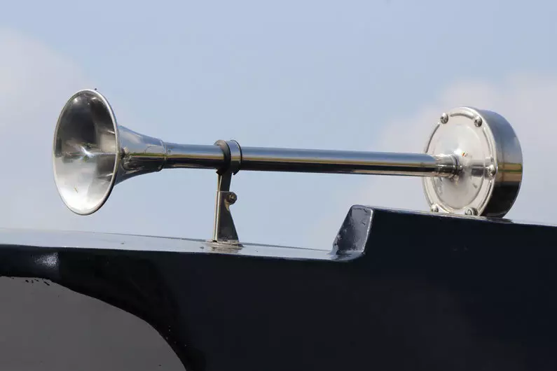 Andy Marine lancia un corno megafono in barca ad alte prestazioni