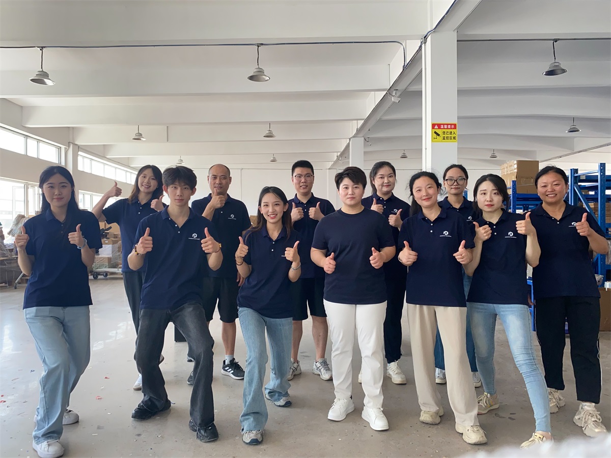 Andy Marine annuncia una grande apertura di New Warehouse